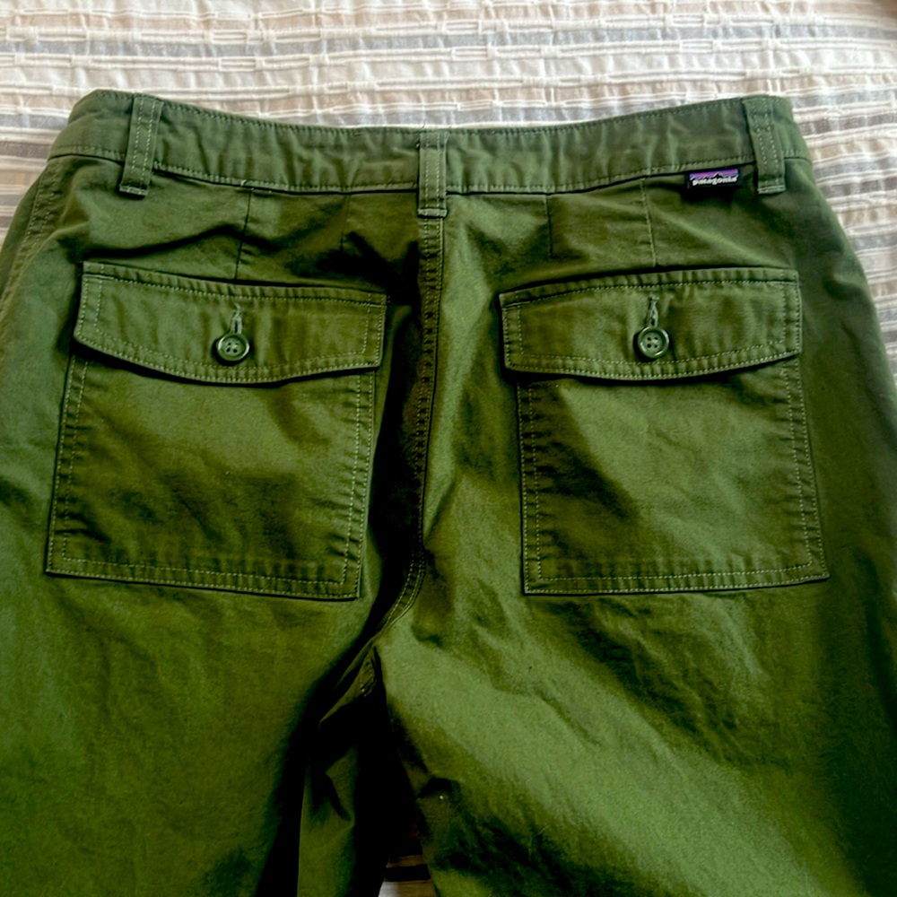 Patagonia capris, hardly worn.